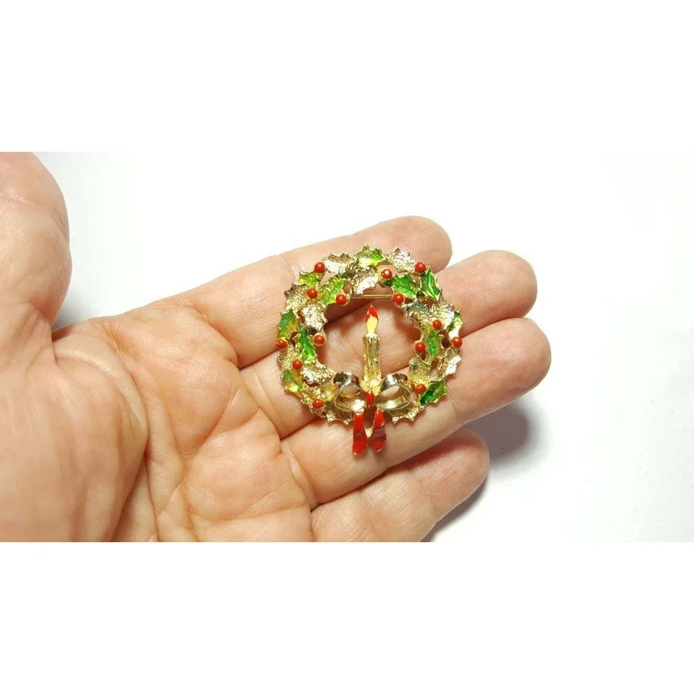Signed Gerrys Large Enamel Christmas‎ Wreath Brooch Pin 1.75